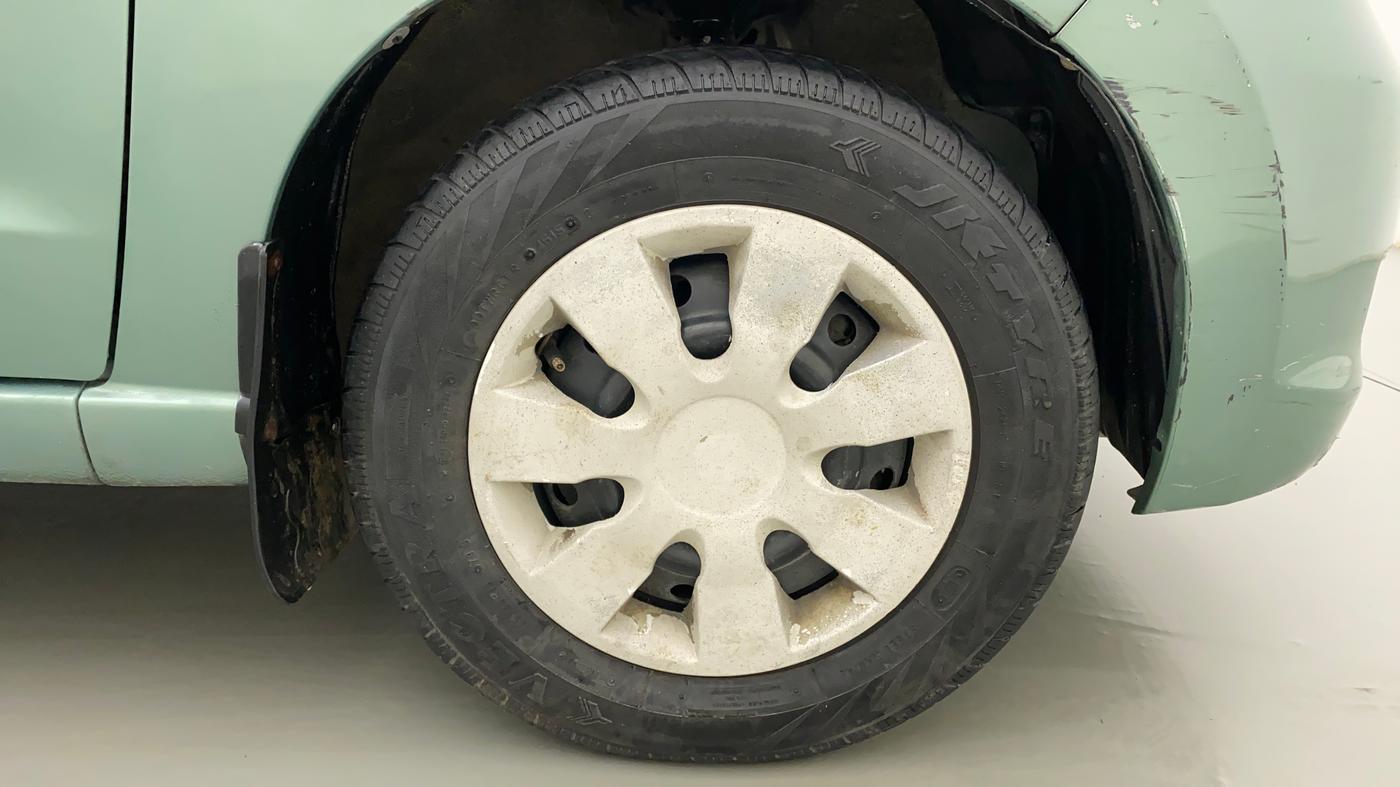2010 Maruti A Star VXI, Petrol, Manual, 66,852 km, Right Front Wheel