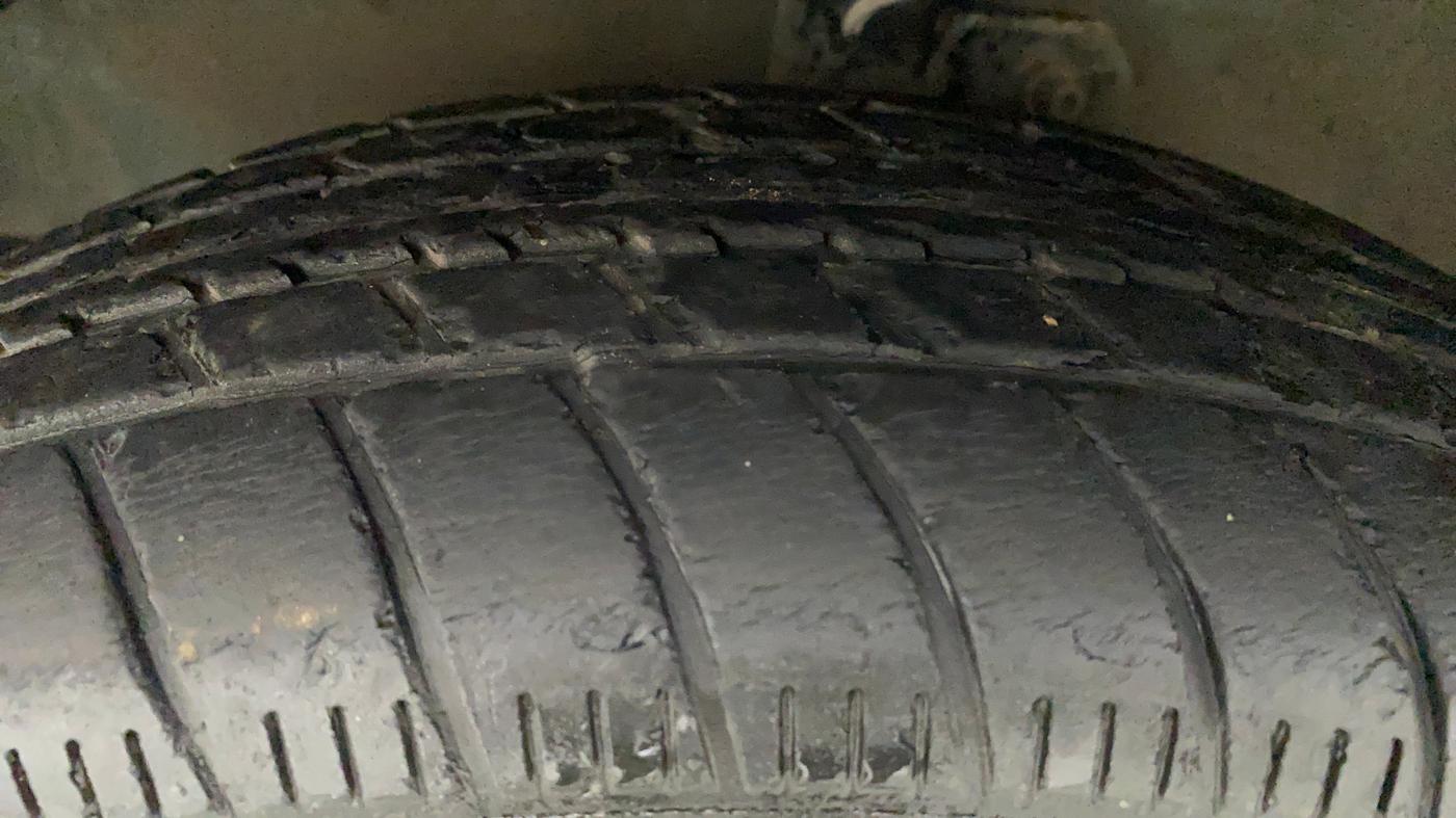 2010 Maruti A Star VXI, Petrol, Manual, 66,852 km, Left Front Tyre Tread
