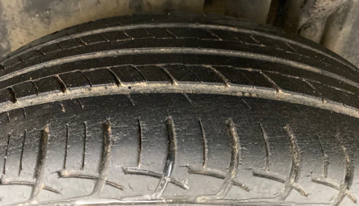 2013 Maruti Swift ZXI D, Petrol, Manual, 41,299 km, Left Rear Tyre Tread