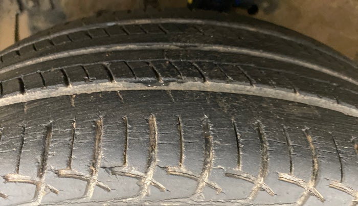 2013 Maruti Swift ZXI D, Petrol, Manual, 41,299 km, Left Front Tyre Tread
