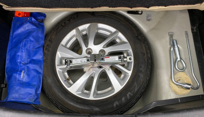 2013 Maruti Swift ZXI D, Petrol, Manual, 41,299 km, Spare Tyre