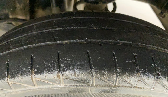 2021 Maruti Alto LXI CNG, CNG, Manual, 67,952 km, Left Rear Tyre Tread