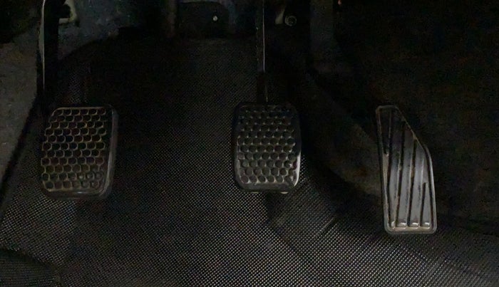 2021 Maruti Alto LXI CNG, CNG, Manual, 67,952 km, Pedals