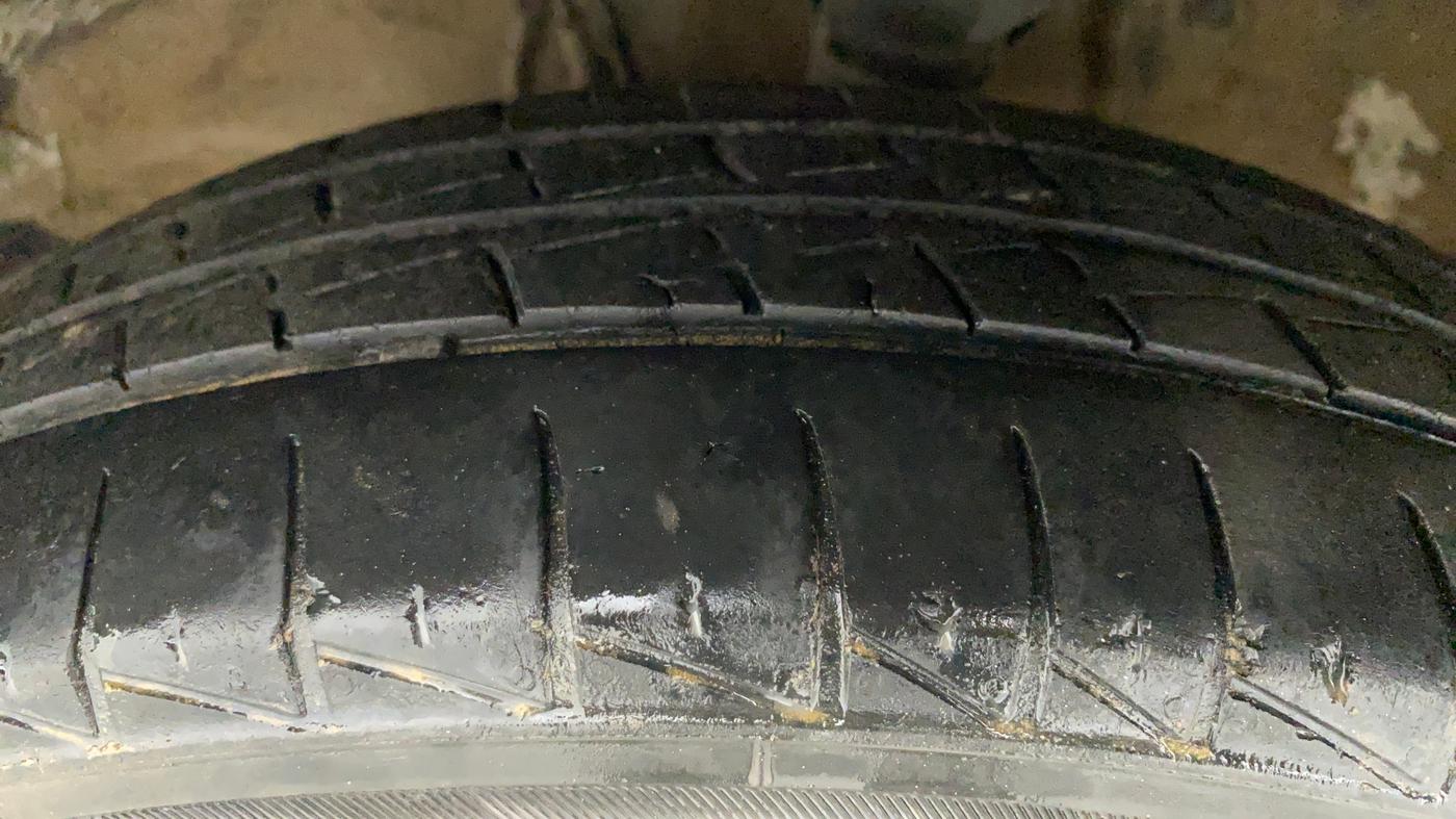 2021 Maruti Alto LXI CNG, CNG, Manual, 67,952 km, Left Front Tyre Tread