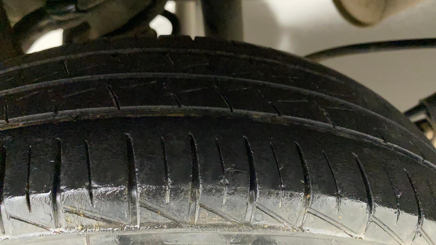2021 Maruti Alto LXI CNG, CNG, Manual, 67,952 km, Right Rear Tyre Tread
