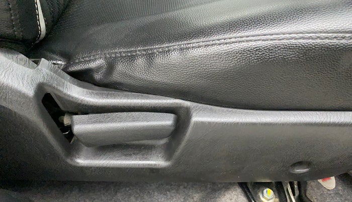 2021 Maruti Alto LXI CNG, CNG, Manual, 67,952 km, Driver Side Adjustment Panel