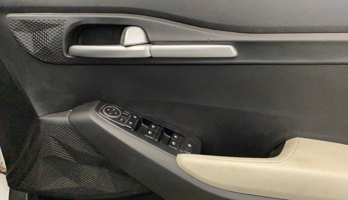 2022 KIA SELTOS HTK PLUS 1.5 IMT, Petrol, Manual, 68,922 km, Driver Side Door Panels Control