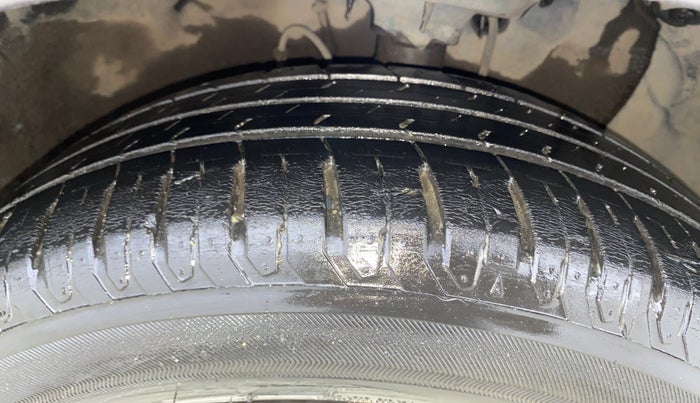 2015 Hyundai Elite i20 ASTA 1.2, Petrol, Manual, 72,021 km, Right Front Tyre Tread