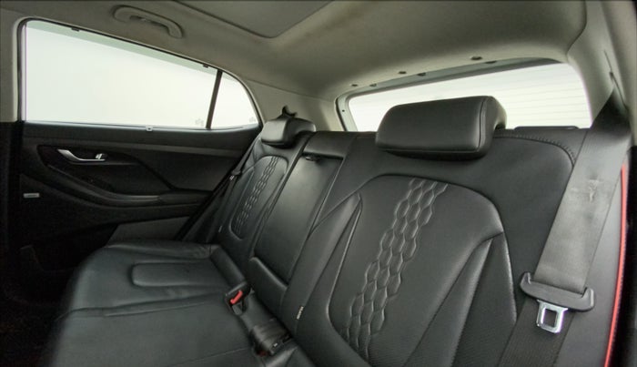 2020 Hyundai Creta SX (O) 1.4 TURBO DCT DUAL TONE, Petrol, Automatic, 71,601 km, Right Side Rear Door Cabin