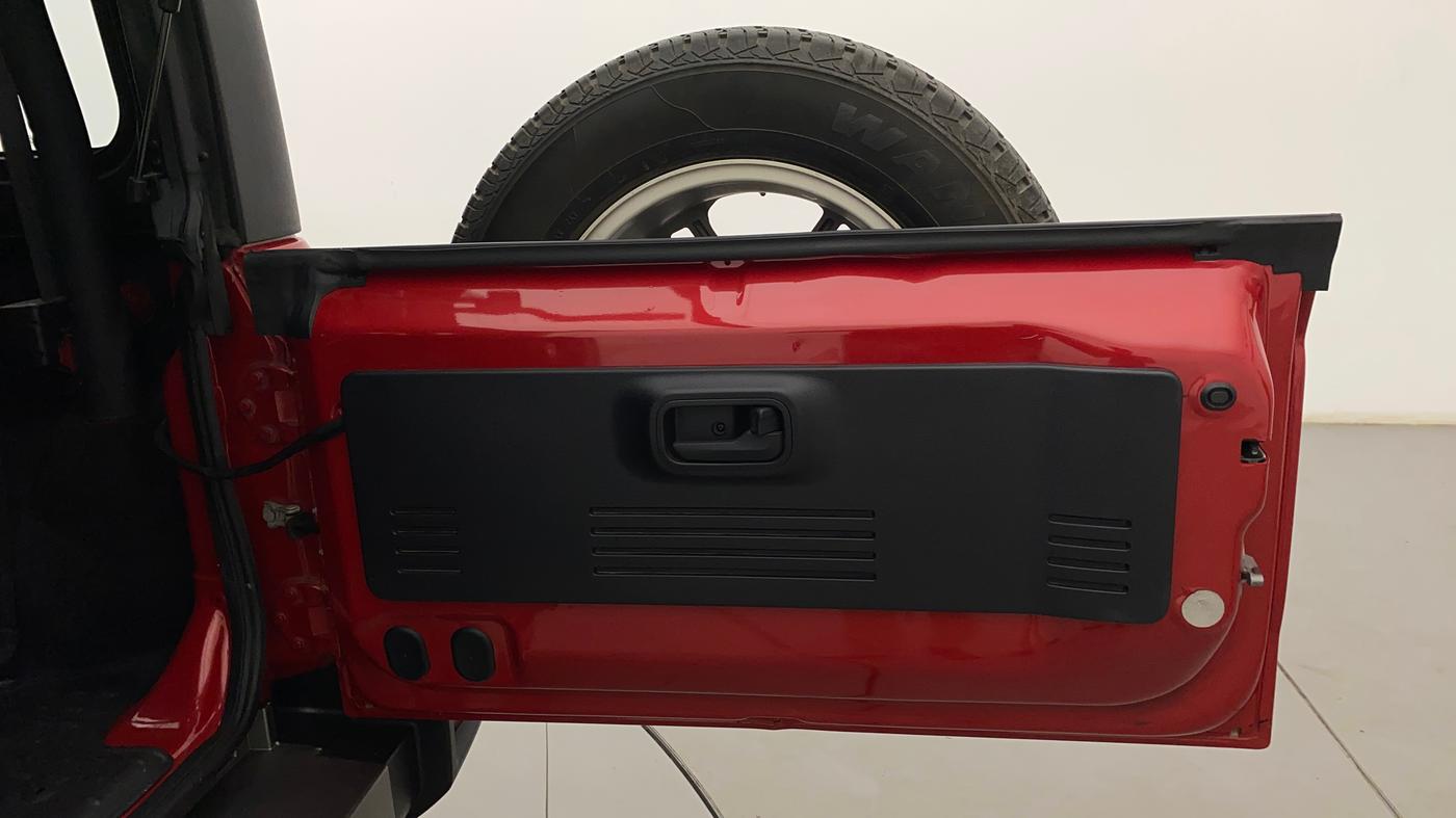 2021 Mahindra Thar LX PETROL HT 4WD AT, Petrol, Automatic, 32,506 km, Boot Door Open