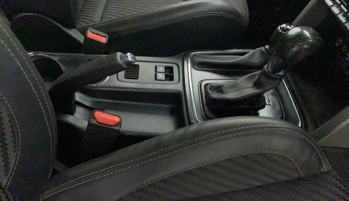 2021 Mahindra Thar LX PETROL HT 4WD AT, Petrol, Automatic, 32,506 km, Gear Lever