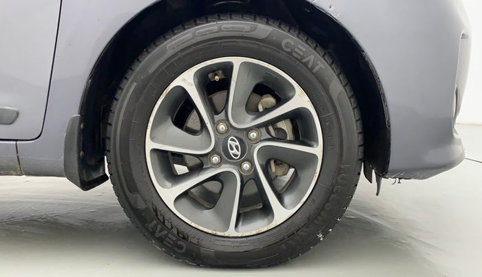 2017 Hyundai Grand i10 SPORTZ (O) 1.2 AT VTVT, Petrol, Automatic, 72,575 km, Right Front Wheel