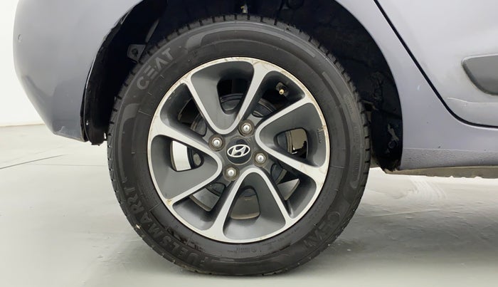 2017 Hyundai Grand i10 SPORTZ (O) 1.2 AT VTVT, Petrol, Automatic, 72,575 km, Right Rear Wheel