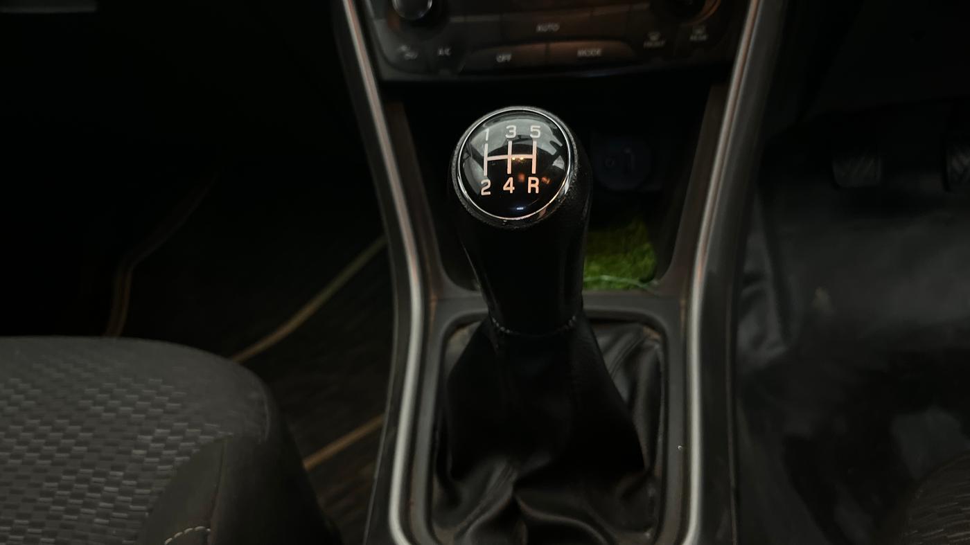 2020 Maruti S Cross DELTA 1.5, Petrol, Manual, 89,177 km, Gear Lever
