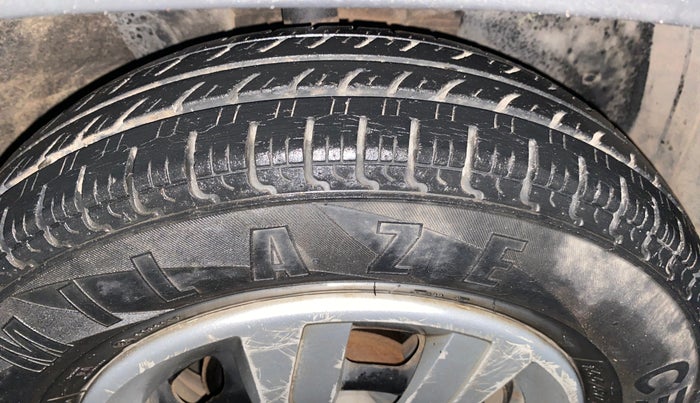 2018 Renault Kwid RXL, Petrol, Manual, 34,538 km, Right Front Tyre Tread