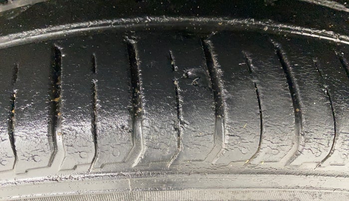 2020 Hyundai VENUE SX PLUS 1.0 TURBO DCT, Petrol, Automatic, 30,638 km, Right Front Tyre Tread