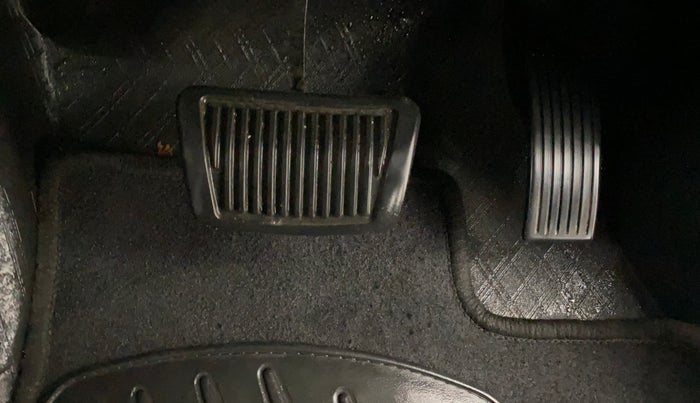 2020 Hyundai VENUE SX PLUS 1.0 TURBO DCT, Petrol, Automatic, 30,638 km, Pedals