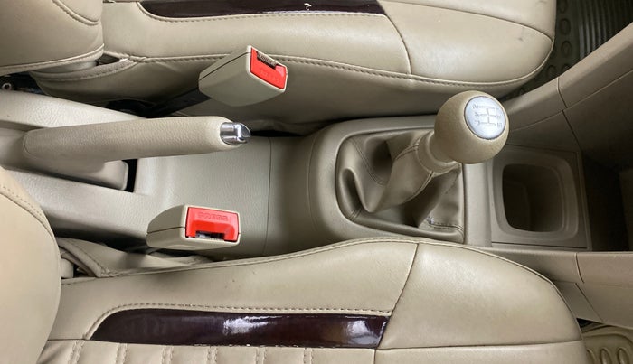 2016 Maruti Swift Dzire VXI (O), Petrol, Manual, 37,702 km, Gear Lever