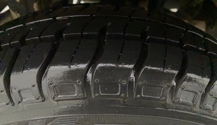 2012 Maruti Alto 800 LXI, Petrol, Manual, 9,808 km, Right Front Tyre Tread
