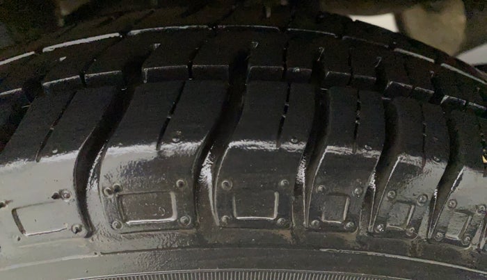 2012 Maruti Alto 800 LXI, Petrol, Manual, 9,808 km, Left Front Tyre Tread