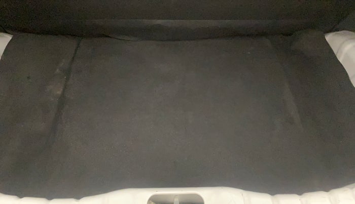 2017 Hyundai Eon SPORTZ, Petrol, Manual, 45,834 km, Boot Inside