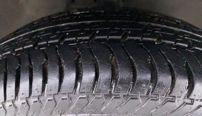 2018 Maruti Alto K10 VXI P, Petrol, Manual, 6,732 km, Right Front Tyre Tread