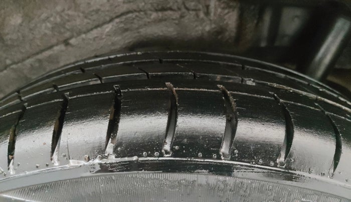 2013 Maruti Wagon R 1.0 VXI, Petrol, Manual, 53,988 km, Left Rear Tyre Tread