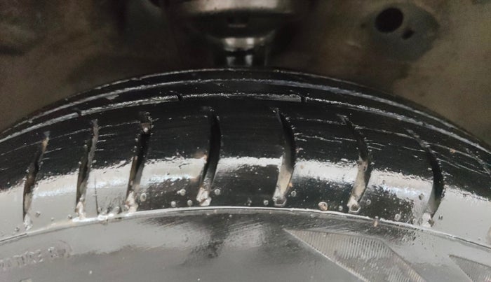 2013 Maruti Wagon R 1.0 VXI, Petrol, Manual, 53,988 km, Right Front Tyre Tread