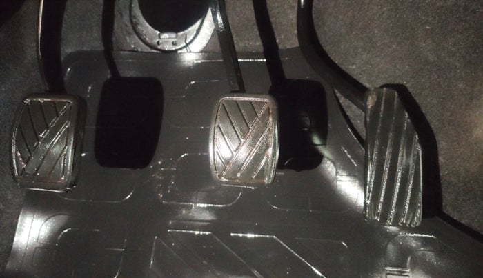 2013 Maruti Wagon R 1.0 VXI, Petrol, Manual, 53,988 km, Pedals