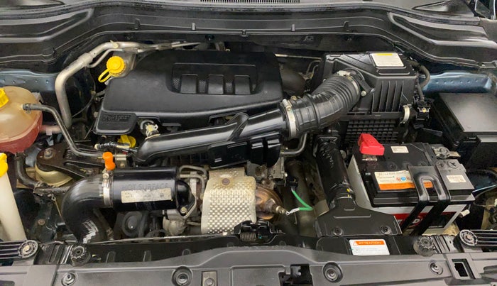 2021 Mahindra XUV300 W8 (O) 1.2 PETROL, Petrol, Manual, 33,153 km, Engine View