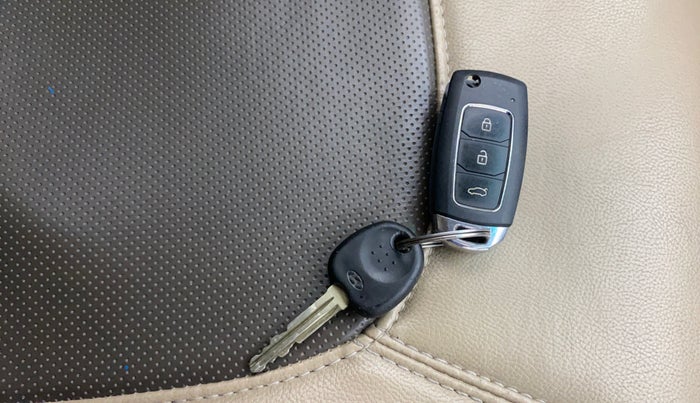 2012 Hyundai i10 SPORTZ 1.2 AT, Petrol, Automatic, 1,19,058 km, Key Close Up