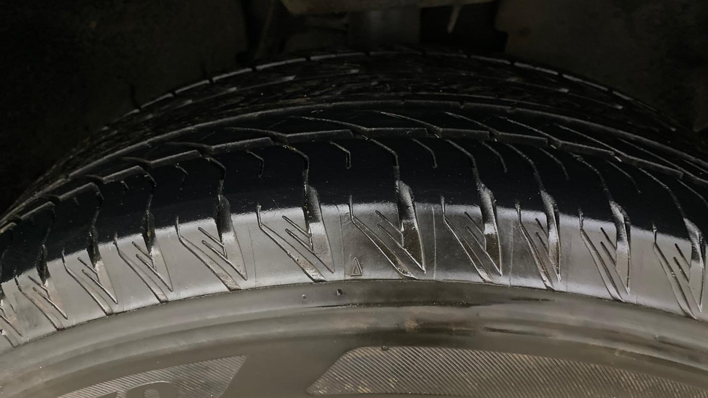 2023 Tata Safari XZA PLUS O 6STR, Diesel, Automatic, 17,805 km, Right Front Tyre Tread