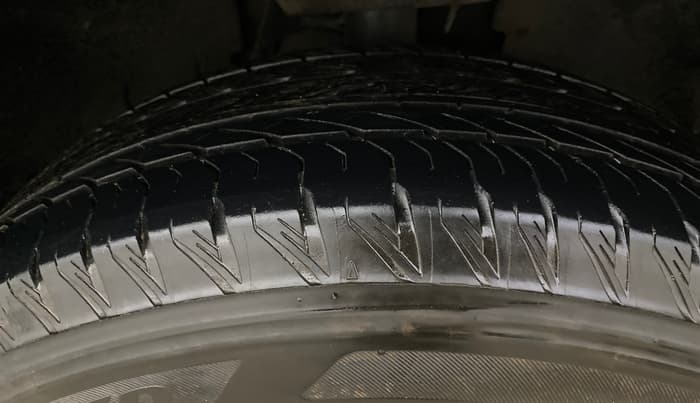 2023 Tata Safari XZA PLUS O 6STR, Diesel, Automatic, 17,805 km, Right Front Tyre Tread