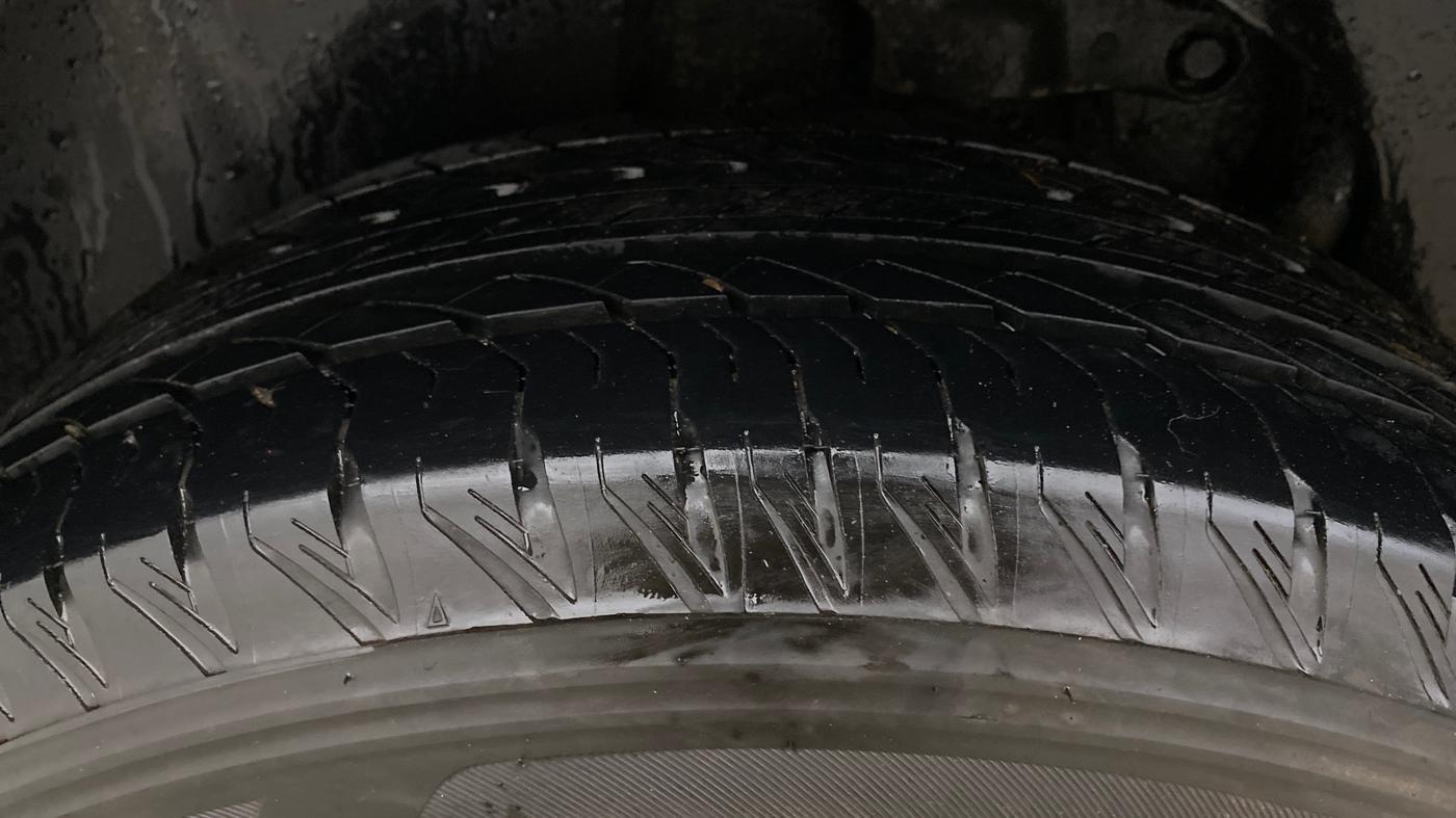 2023 Tata Safari XZA PLUS O 6STR, Diesel, Automatic, 17,805 km, Right Rear Tyre Tread
