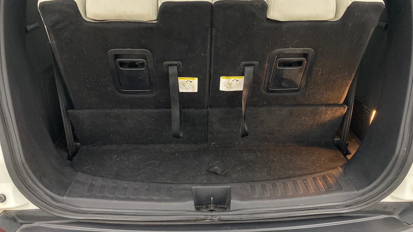 2023 Tata Safari XZA PLUS O 6STR, Diesel, Automatic, 17,805 km, Boot Inside