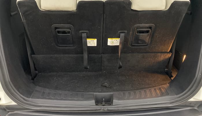 2023 Tata Safari XZA PLUS O 6STR, Diesel, Automatic, 17,805 km, Boot Inside