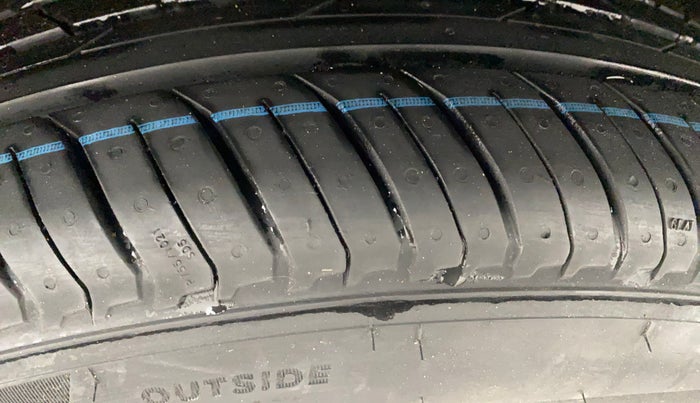 2018 Tata NEXON XT PETROL, Petrol, Manual, 40,774 km, Left Rear Tyre Tread