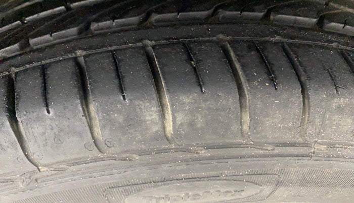 2018 Tata NEXON XT PETROL, Petrol, Manual, 40,774 km, Right Front Tyre Tread