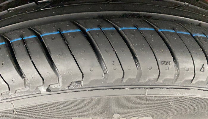 2018 Tata NEXON XT PETROL, Petrol, Manual, 40,774 km, Right Rear Tyre Tread