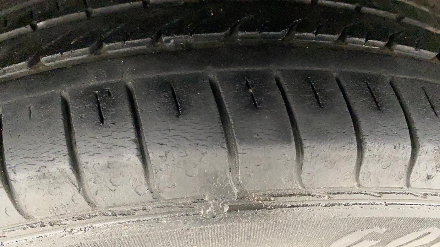 2018 Tata NEXON XT PETROL, Petrol, Manual, 40,774 km, Left Front Tyre Tread
