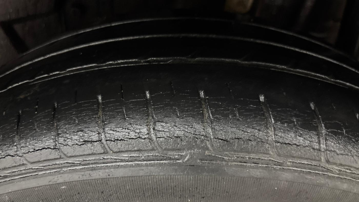 2021 Tata TIGOR XZA PLUS PETROL, Petrol, Automatic, 39,947 km, Left Rear Tyre Tread