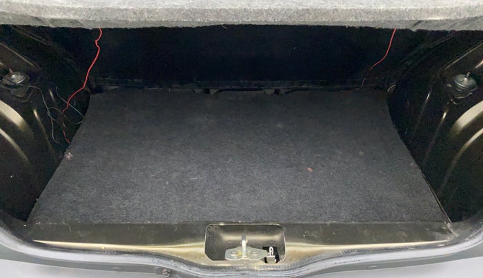 2019 Renault Kwid RXL, Petrol, Manual, 35,994 km, Boot Inside