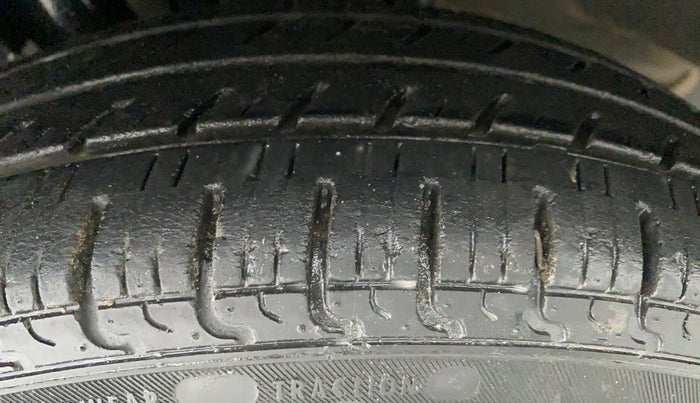 2019 Renault Kwid RXL, Petrol, Manual, 35,994 km, Left Rear Tyre Tread