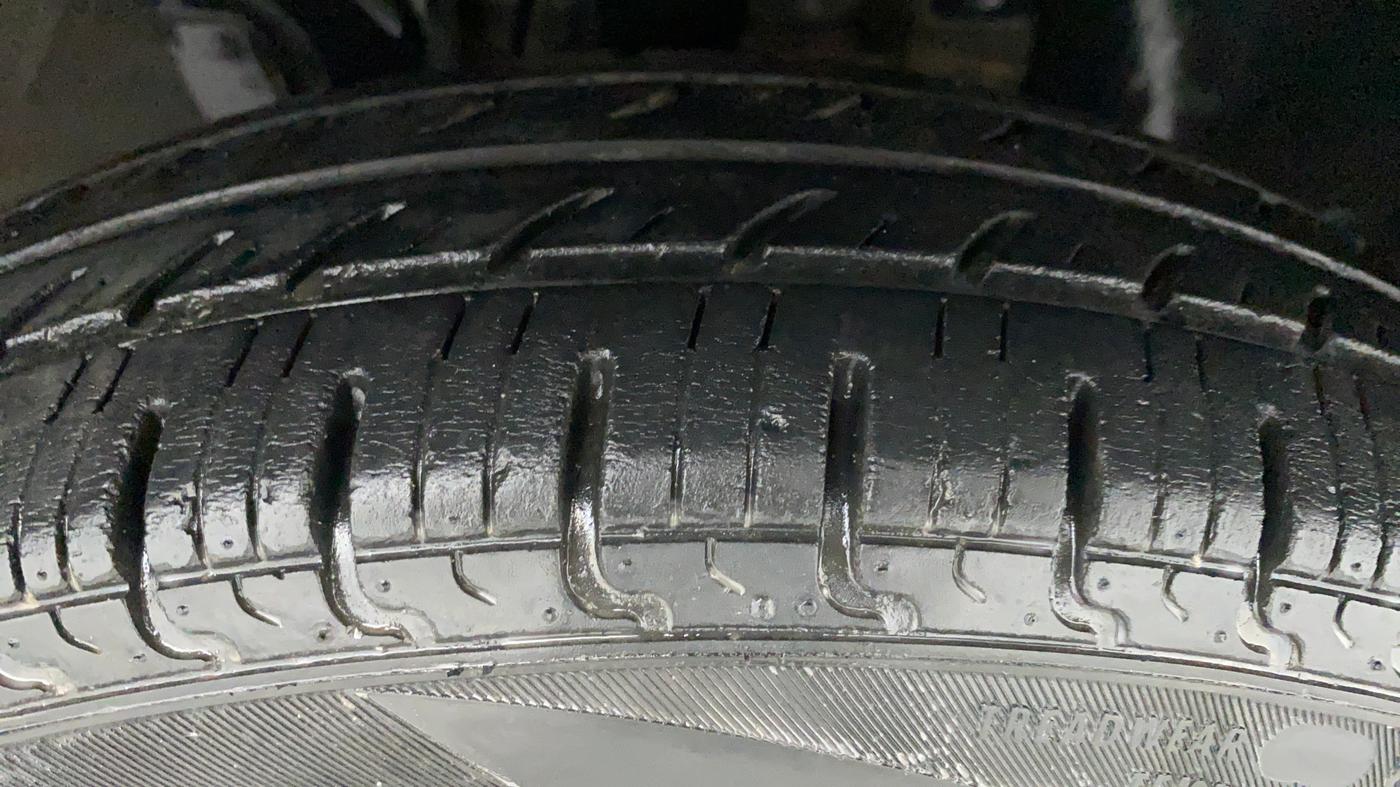 2019 Renault Kwid RXL, Petrol, Manual, 35,994 km, Right Front Tyre Tread