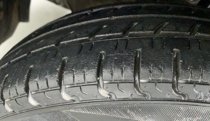 2019 Renault Kwid RXL, Petrol, Manual, 35,994 km, Left Front Tyre Tread