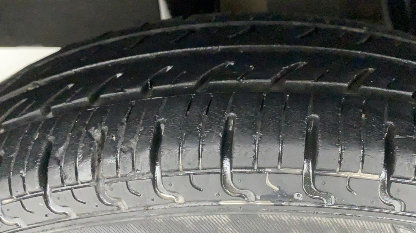 2019 Renault Kwid RXL, Petrol, Manual, 35,994 km, Right Rear Tyre Tread