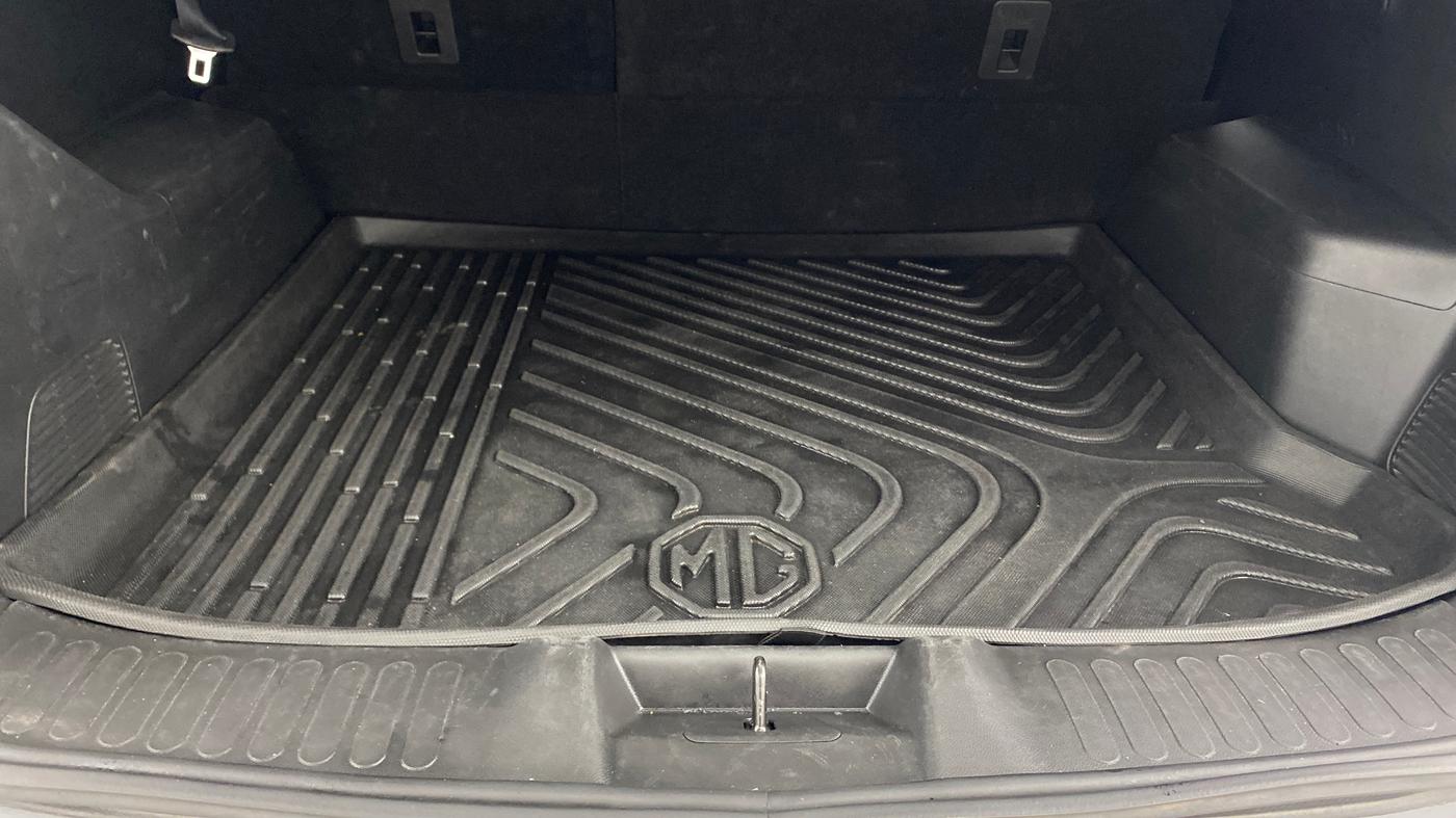 2019 MG HECTOR SHARP 2.0 DIESEL, Diesel, Manual, 1,22,590 km, Boot Inside
