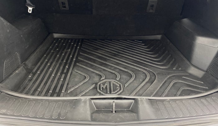 2019 MG HECTOR SHARP 2.0 DIESEL, Diesel, Manual, 1,22,590 km, Boot Inside