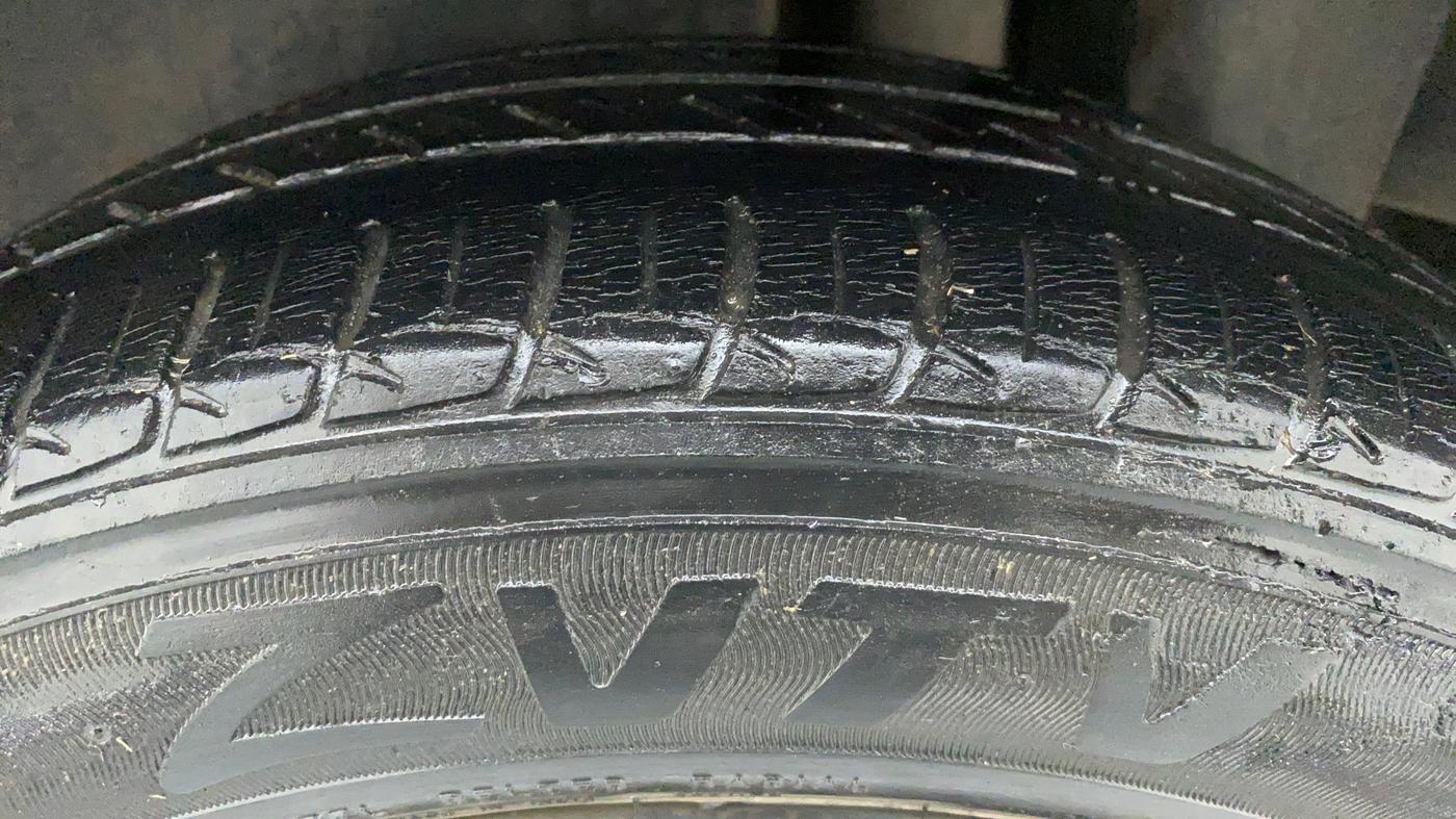 2015 Maruti Ciaz VXI, Petrol, Manual, 62,793 km, Left Rear Tyre Tread
