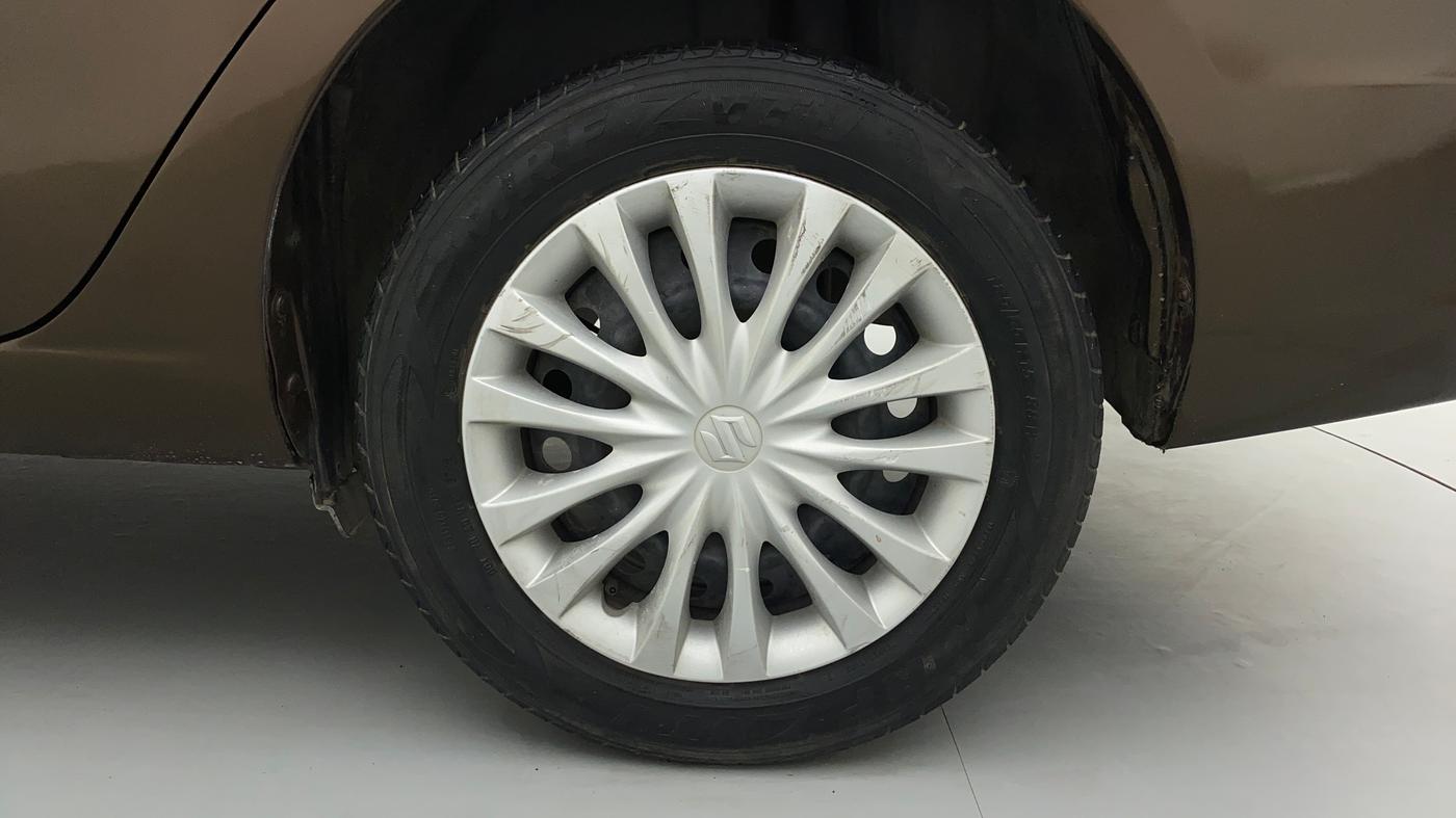 2015 Maruti Ciaz VXI, Petrol, Manual, 62,793 km, Left Rear Wheel